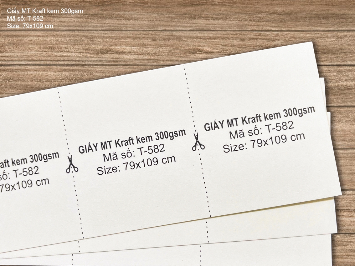 GIẤY MT Kraft kem 300gsm (T-582)