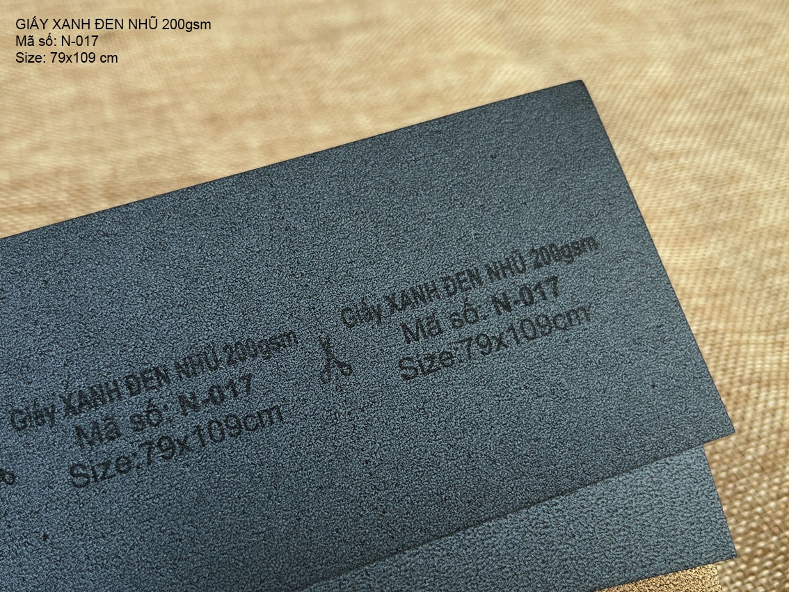 Giấy XANH ĐEN NHŨ 200gsm (N-017)